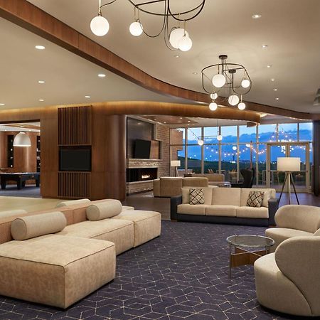 Courtyard By Marriott Calgary Airport Hotel Bagian luar foto