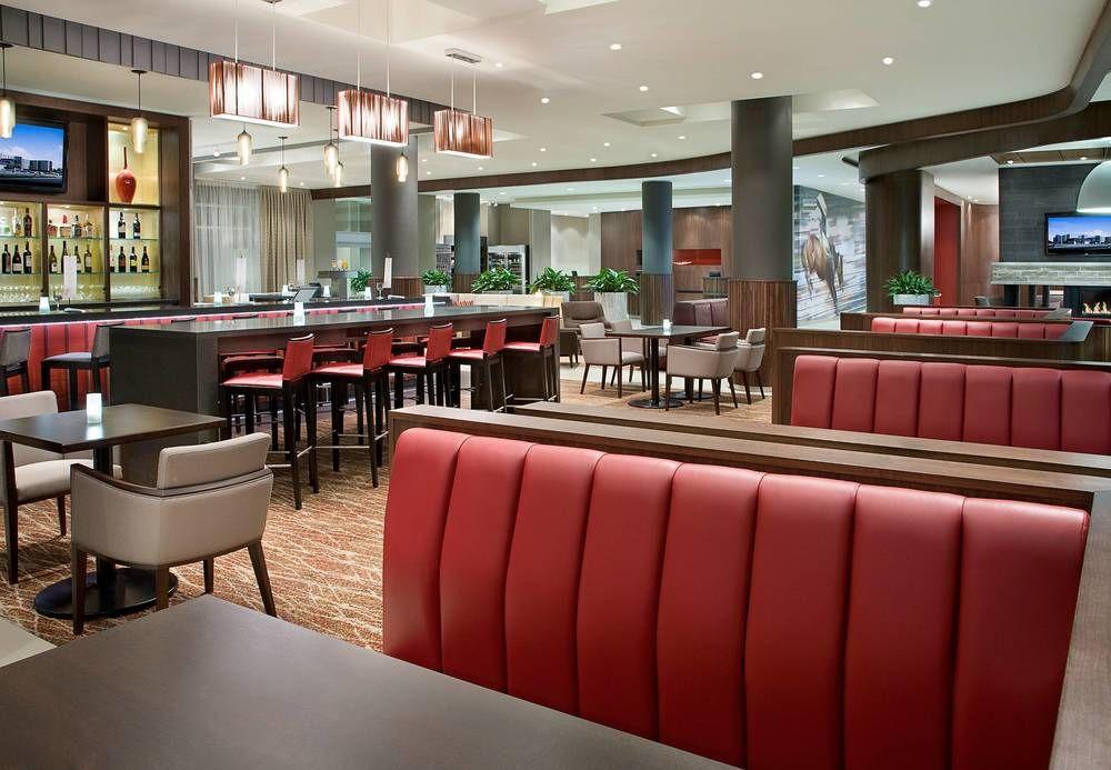 Courtyard By Marriott Calgary Airport Hotel Bagian luar foto