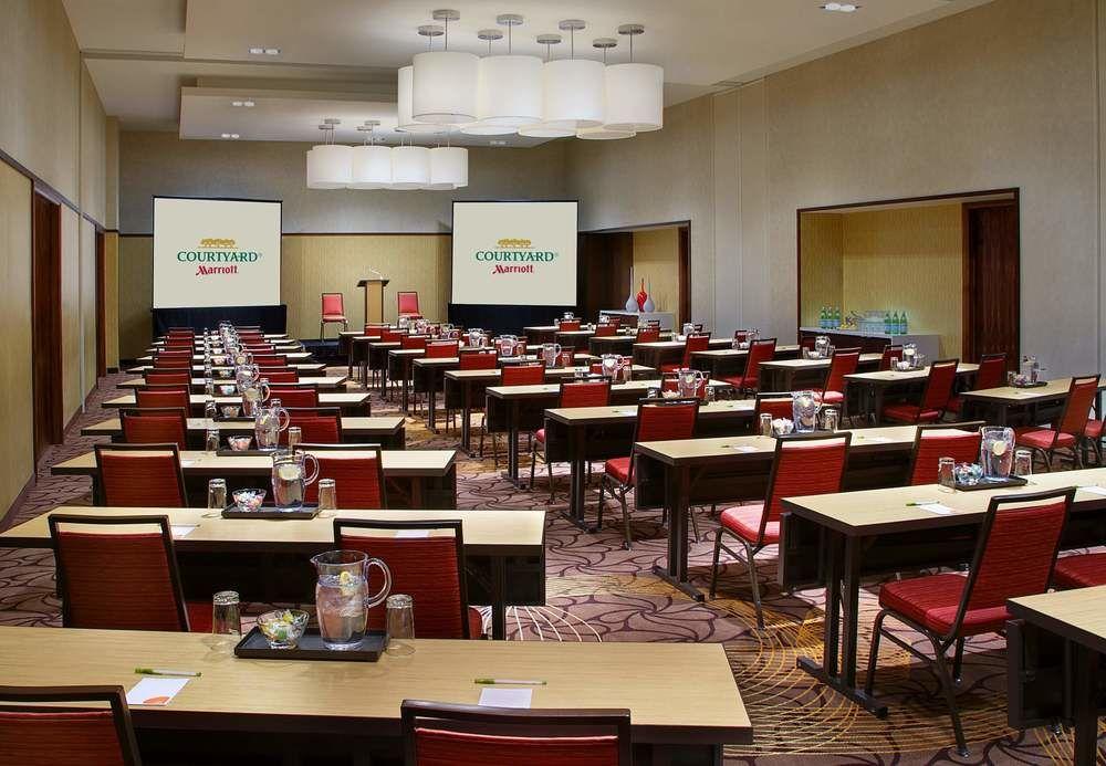 Courtyard By Marriott Calgary Airport Hotel Bagian luar foto