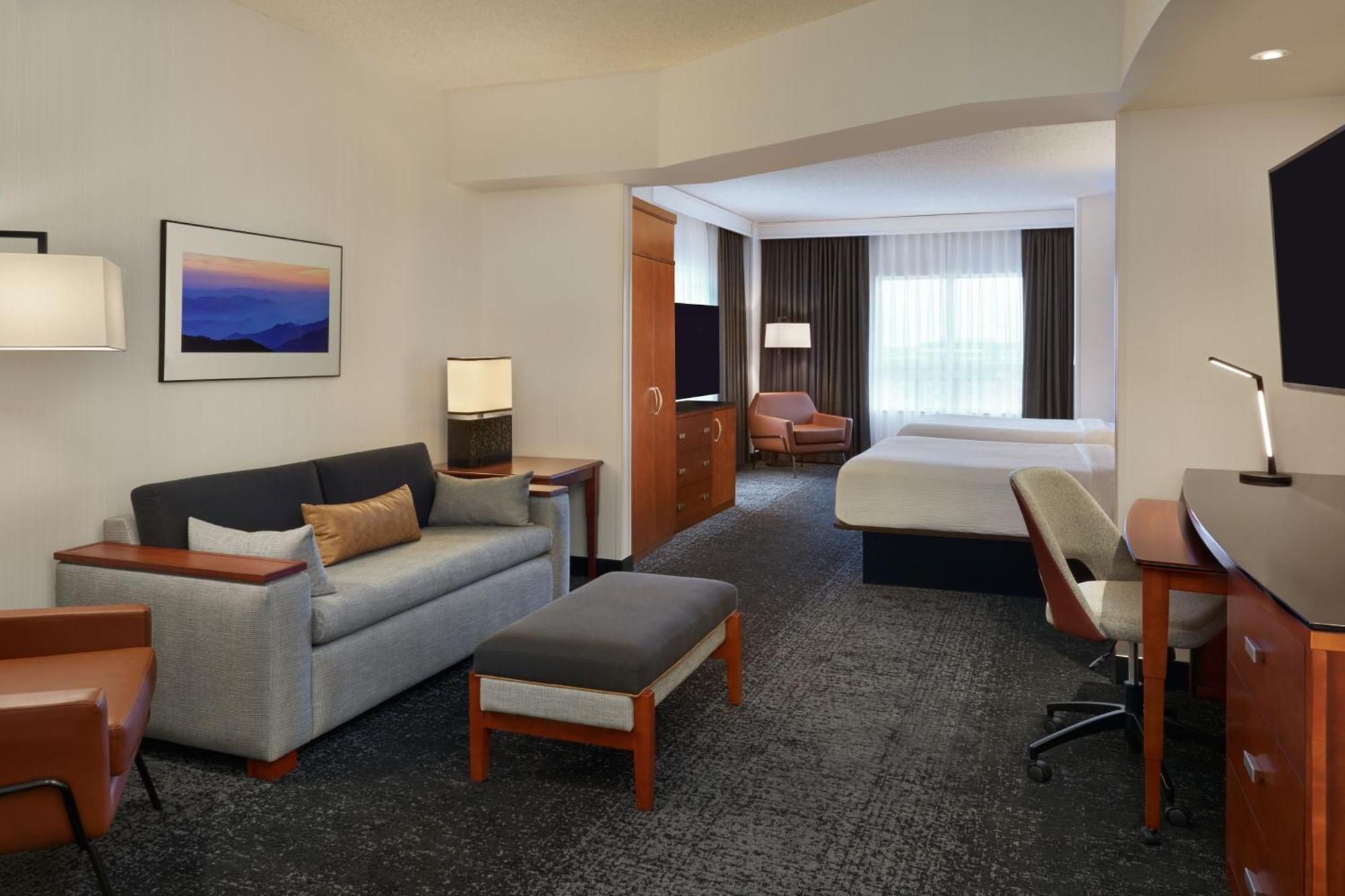 Courtyard By Marriott Calgary Airport Hotel Bagian luar foto