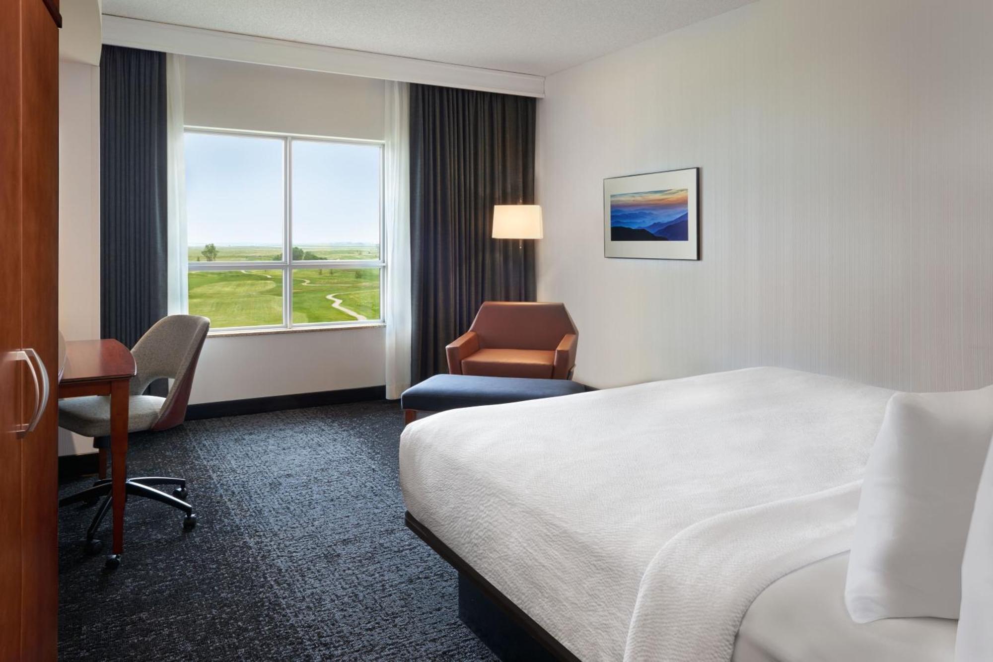 Courtyard By Marriott Calgary Airport Hotel Bagian luar foto