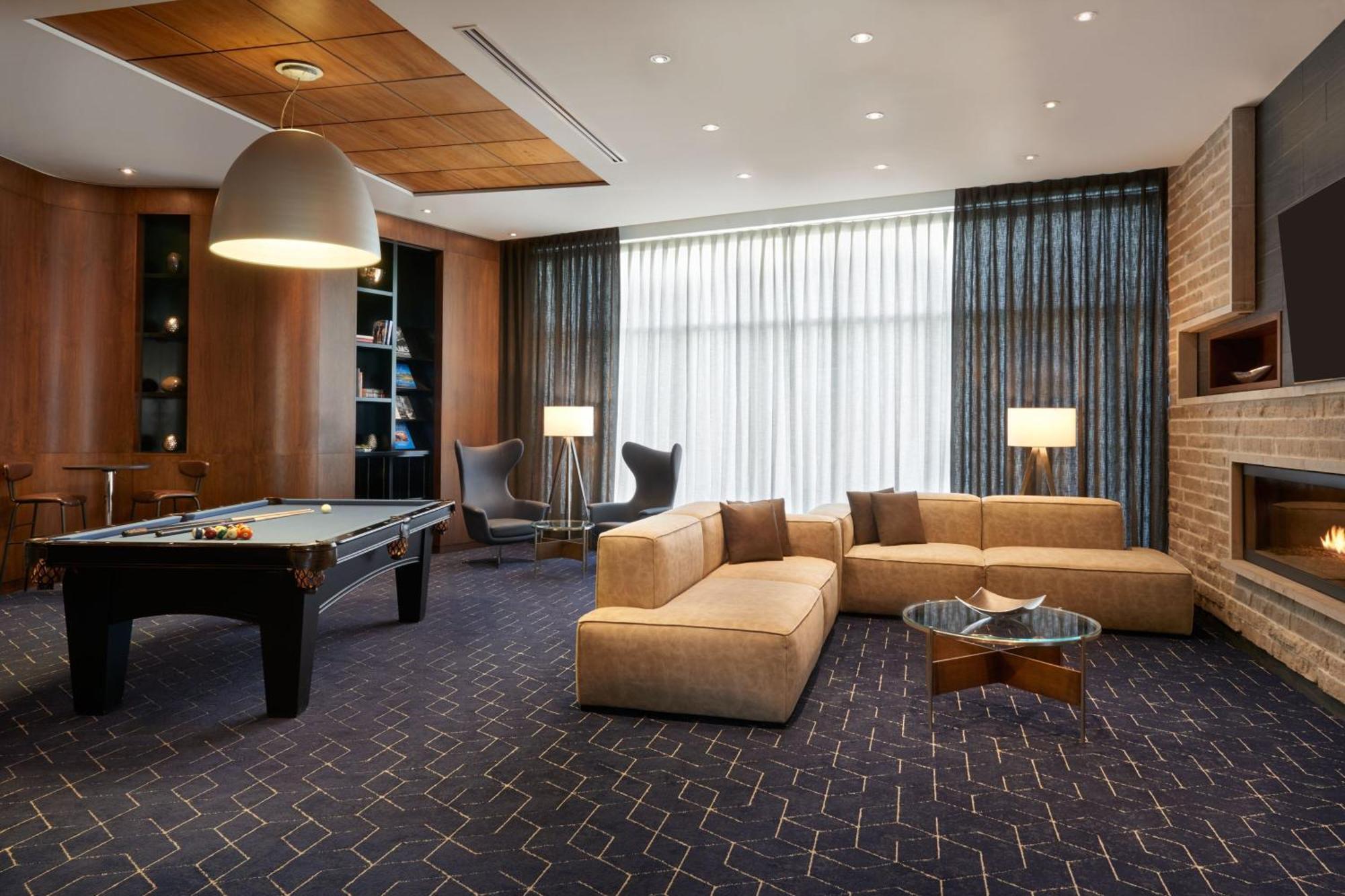 Courtyard By Marriott Calgary Airport Hotel Bagian luar foto