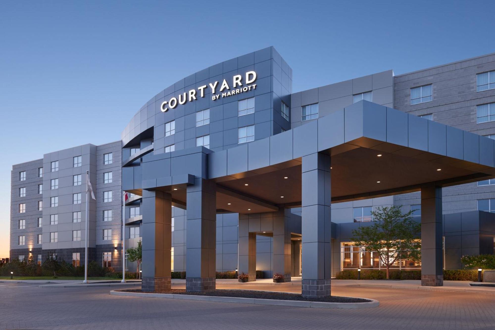 Courtyard By Marriott Calgary Airport Hotel Bagian luar foto